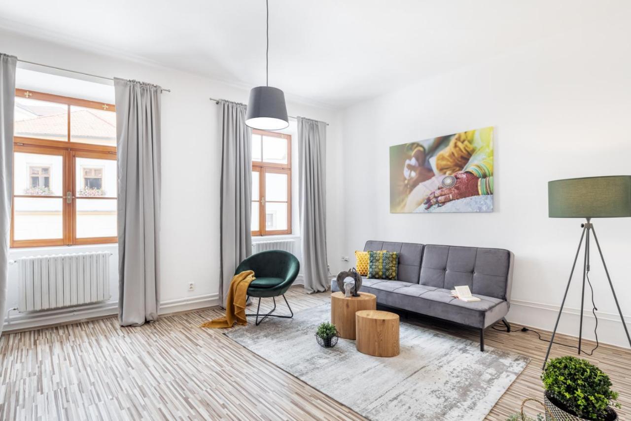 Wine & Bike City Tower Apartments Znojmo Exterior foto
