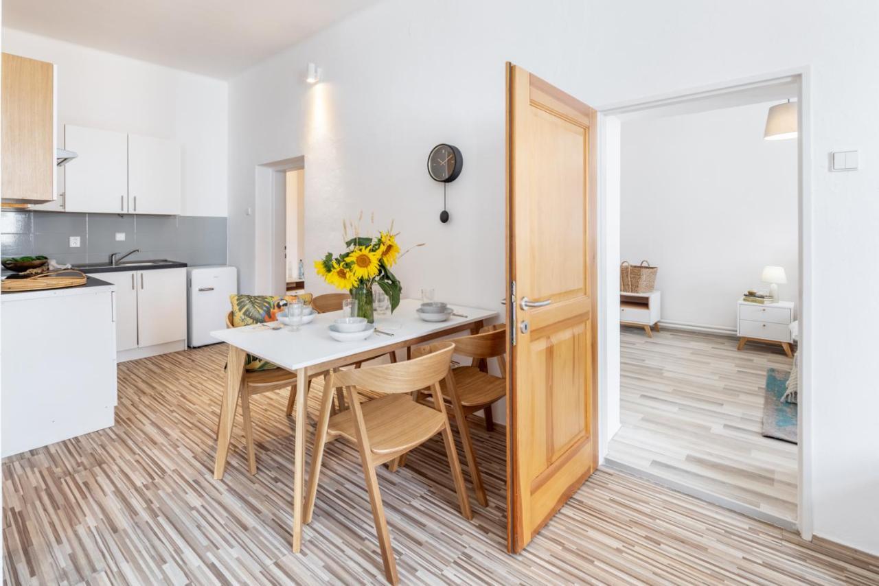 Wine & Bike City Tower Apartments Znojmo Exterior foto